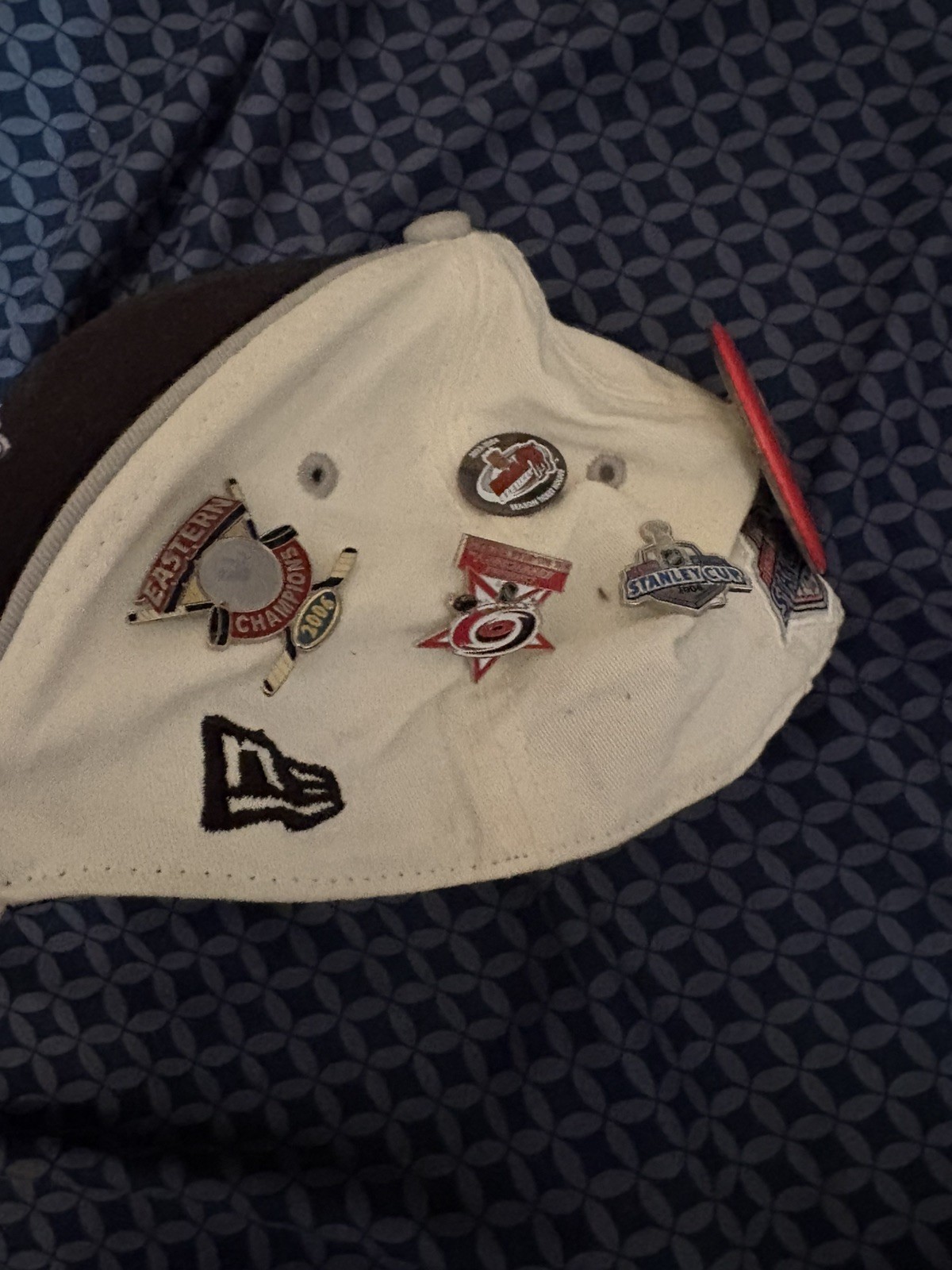 2006 Carolina Hurricanes Stanley Cup Champions with pins
