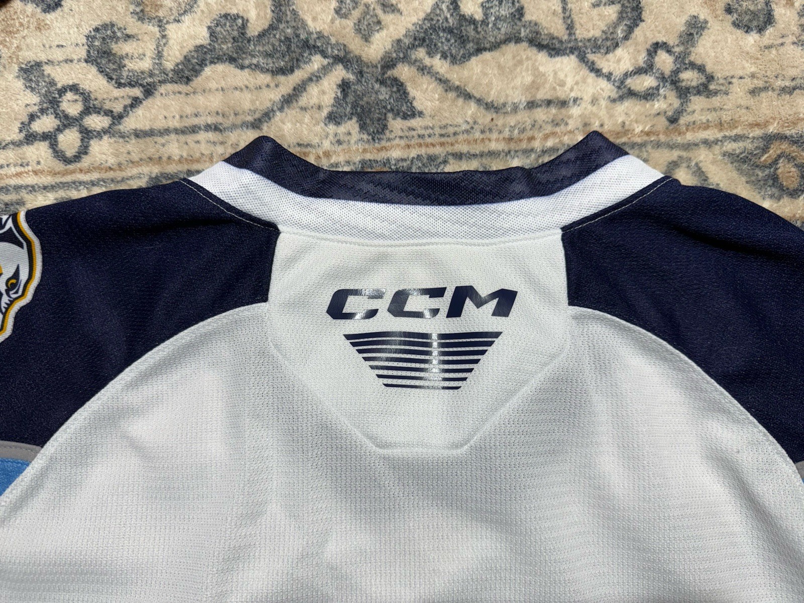 CCM Official Milwaukee Admirals Hockey Jersey AHL White/Navy/Light Blue Size XL