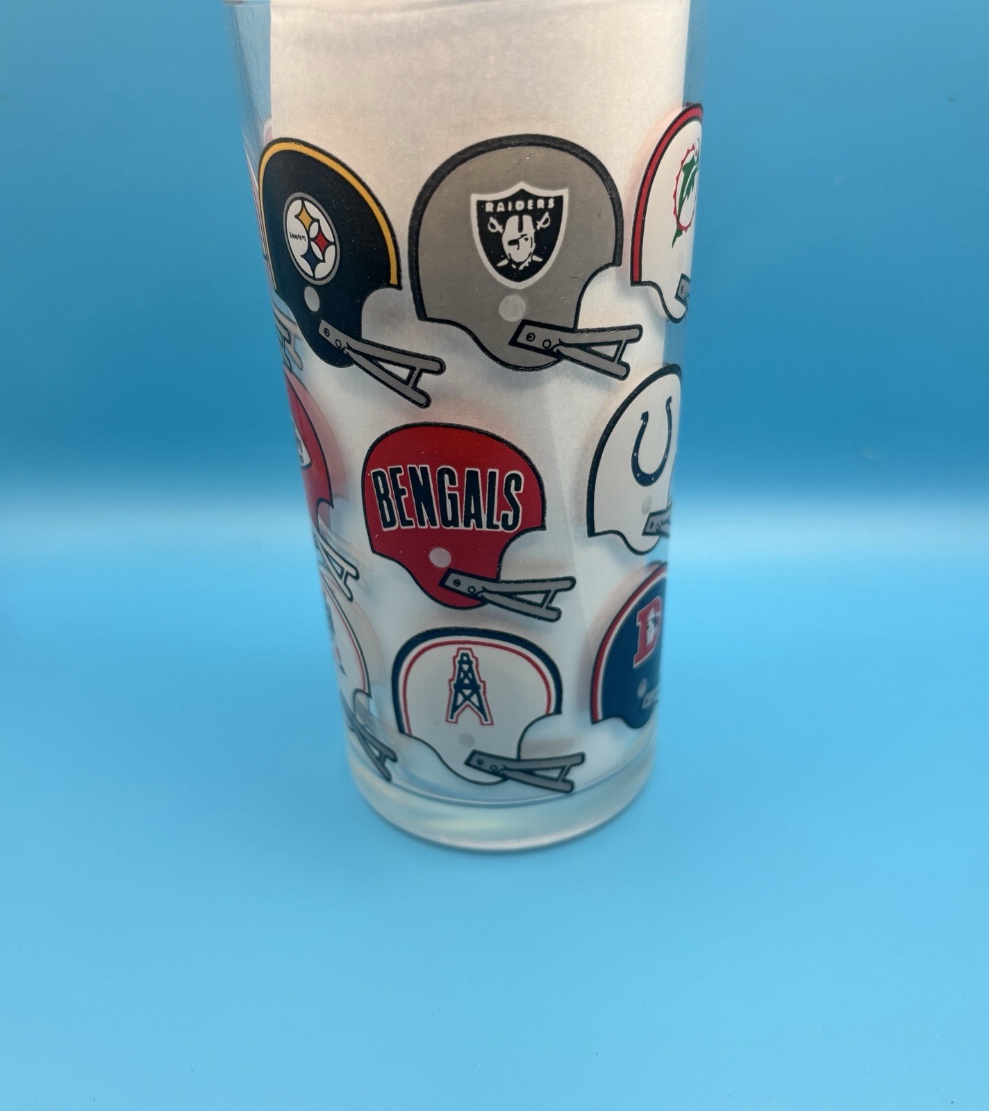 Vintage 1970-1994 NFL National and American Team Helmet Logos Glasses Set Of 2