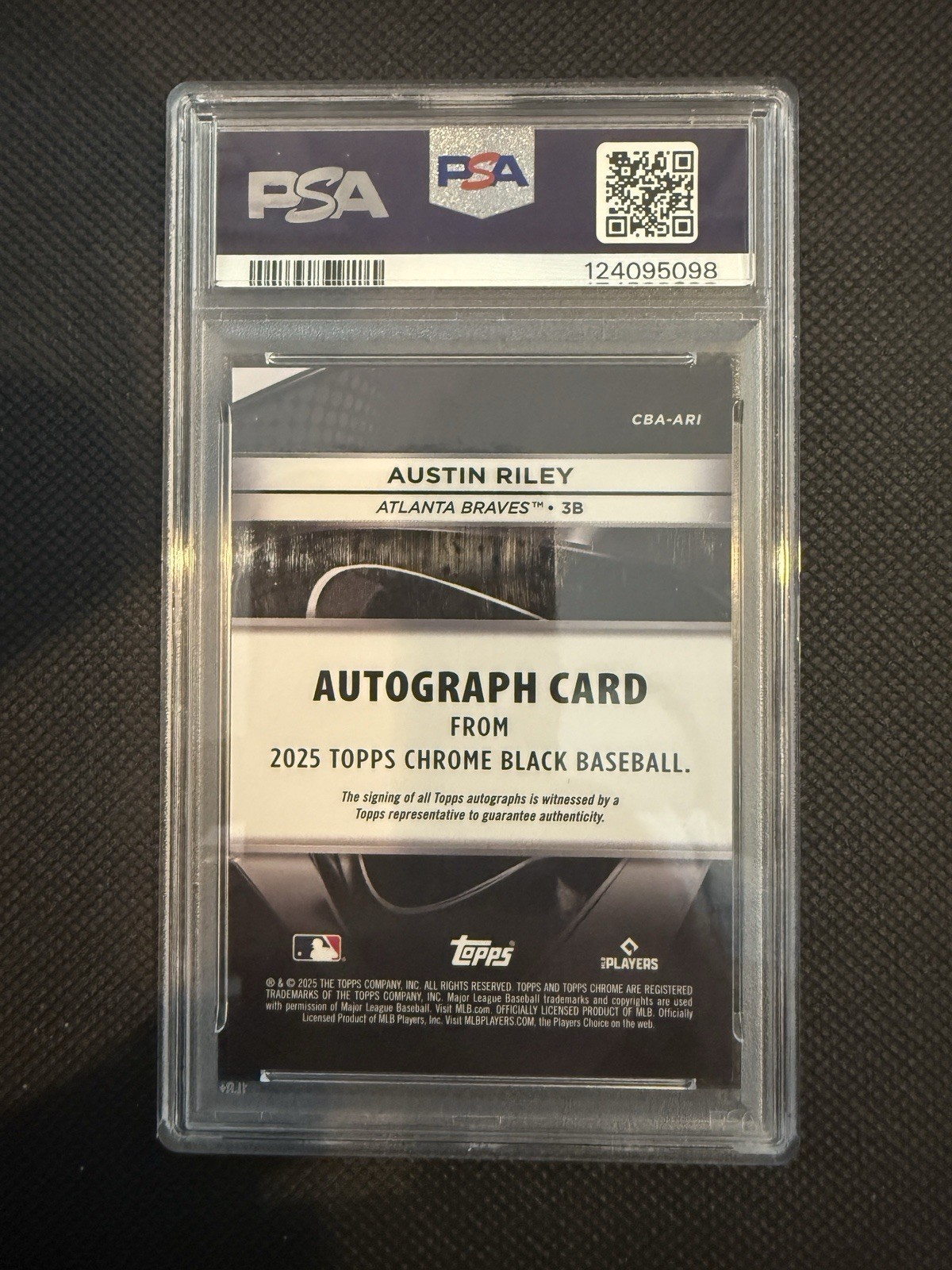 2025 Topps Chrome Black – Autographs Austin Riley #CBA-ARI Gold Refractor /50…