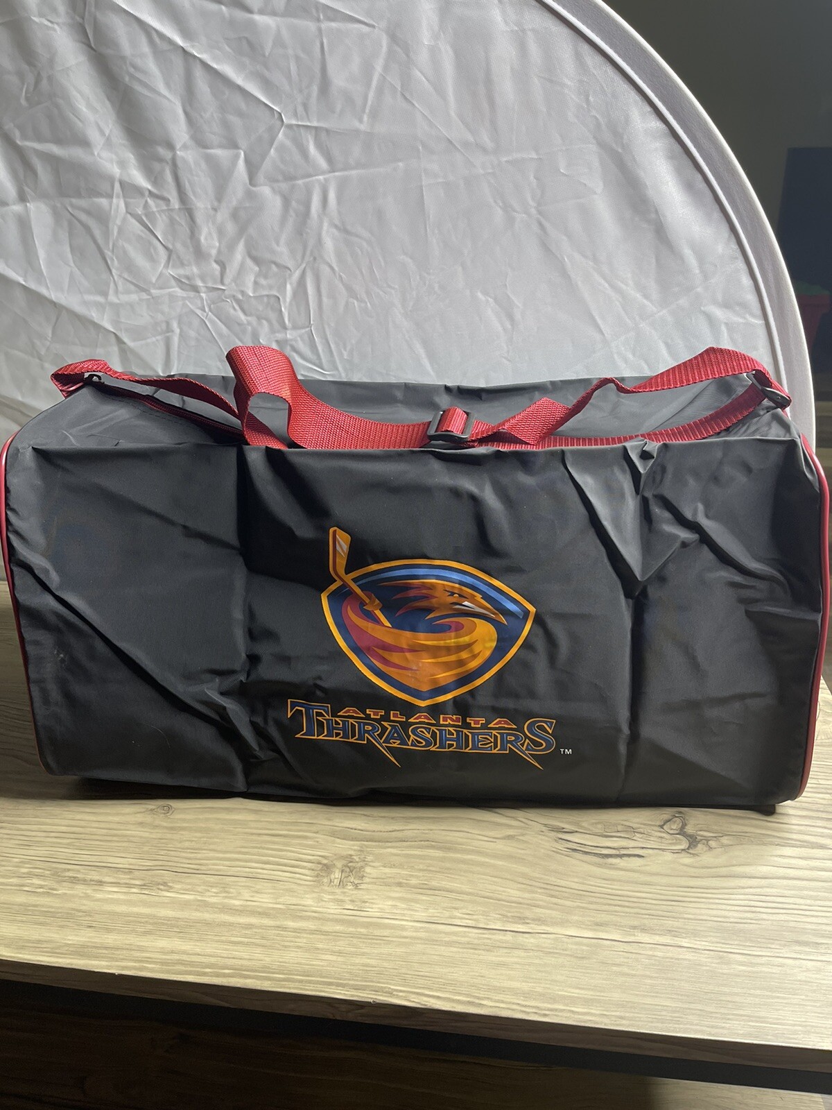 ATLANTA THRASHERS HOCKEY DUFFLE BAG BRAND NEW!!! PROMO RARE 1999-2011