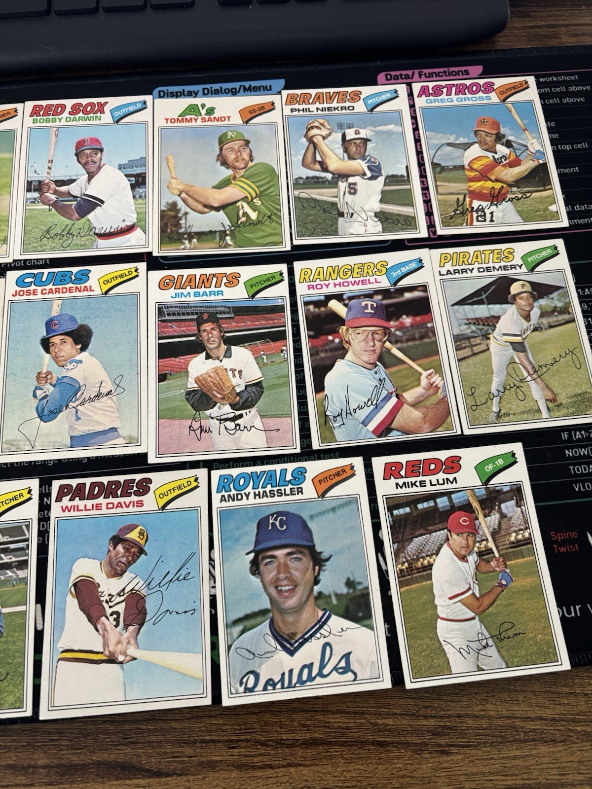 1977 Topps Baseball U-Pick #541-660 VGEX+ Free Shipping on 3+ Cards!
