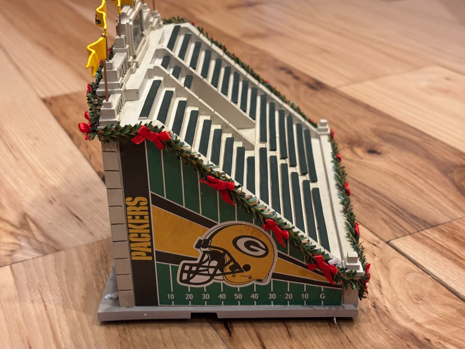 Hawthorne Village Green Bay Packers Christmas Village Main Gate Lights Up