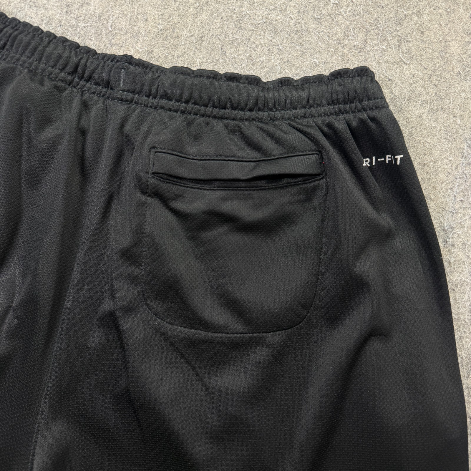 Georgia Bulldogs Nike Shorts Men L Black 9″ Training Performance b022