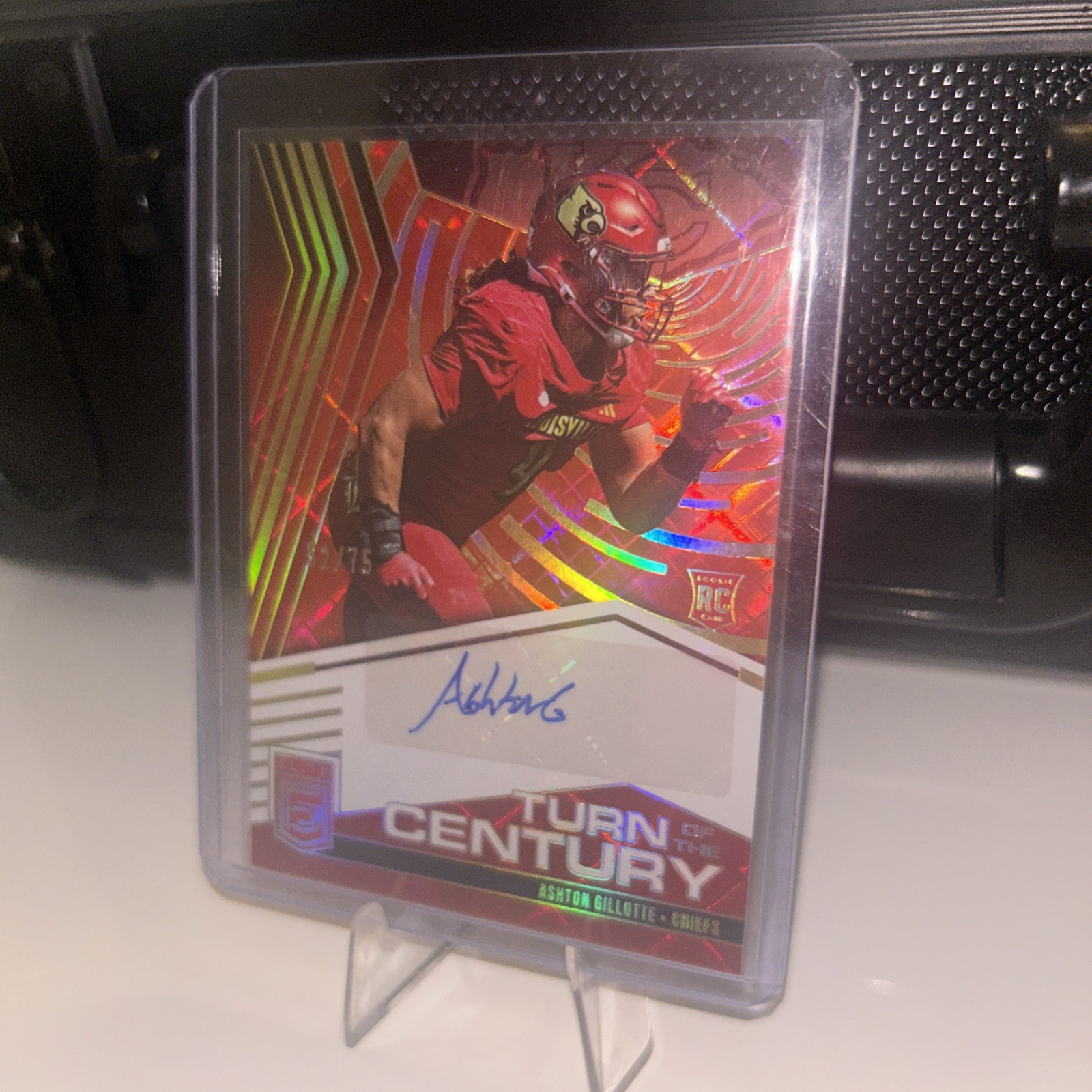 2025 Panini Donruss l – RC Auto Ashton Gillotte #TOC-AGI Red /75 (AU, RC)