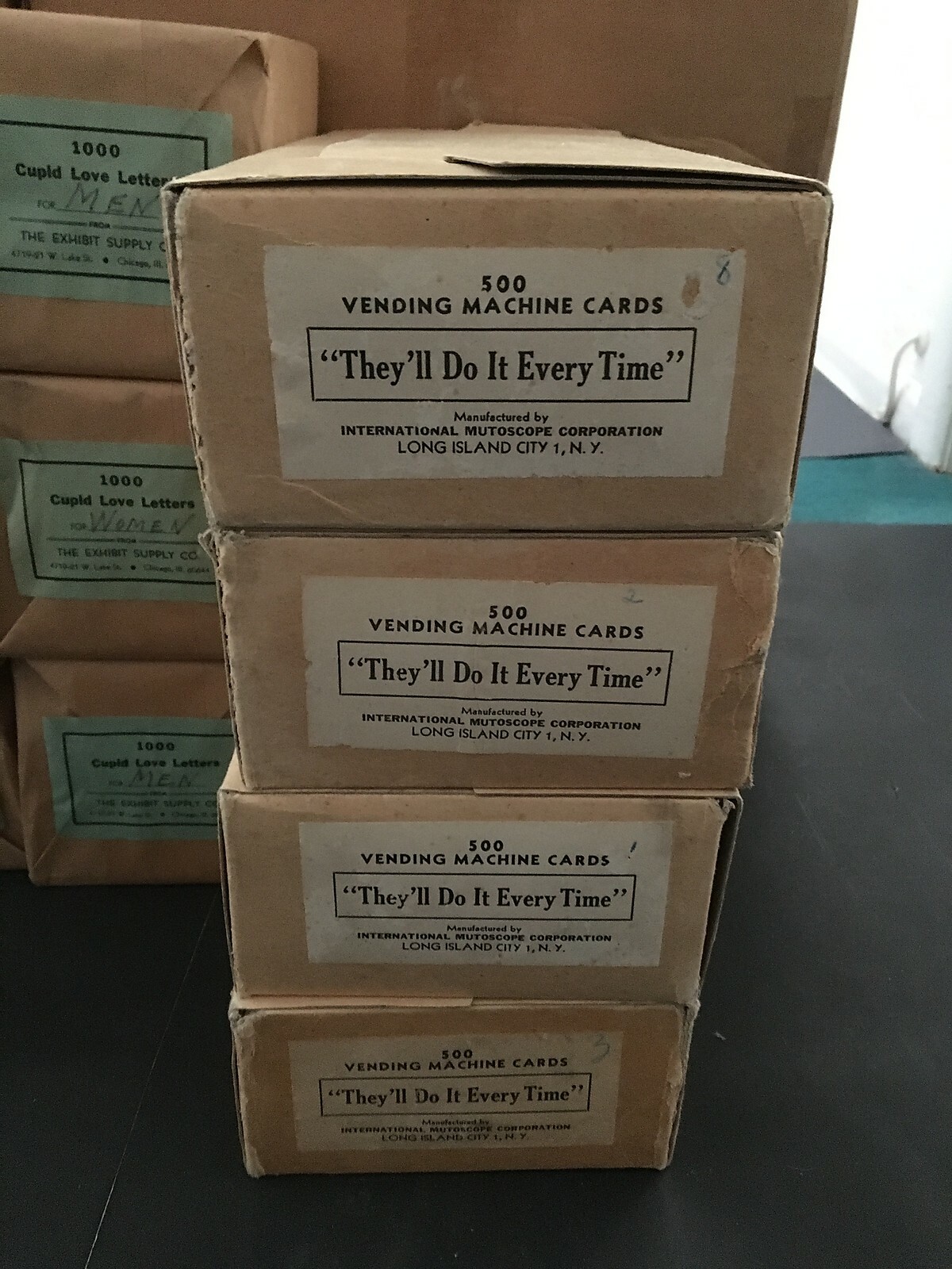 1940S -60S HUGE 210 UNOPENED VENDOR BRICKS OF ARCADE VENDING CARDS OVER 150000CT
