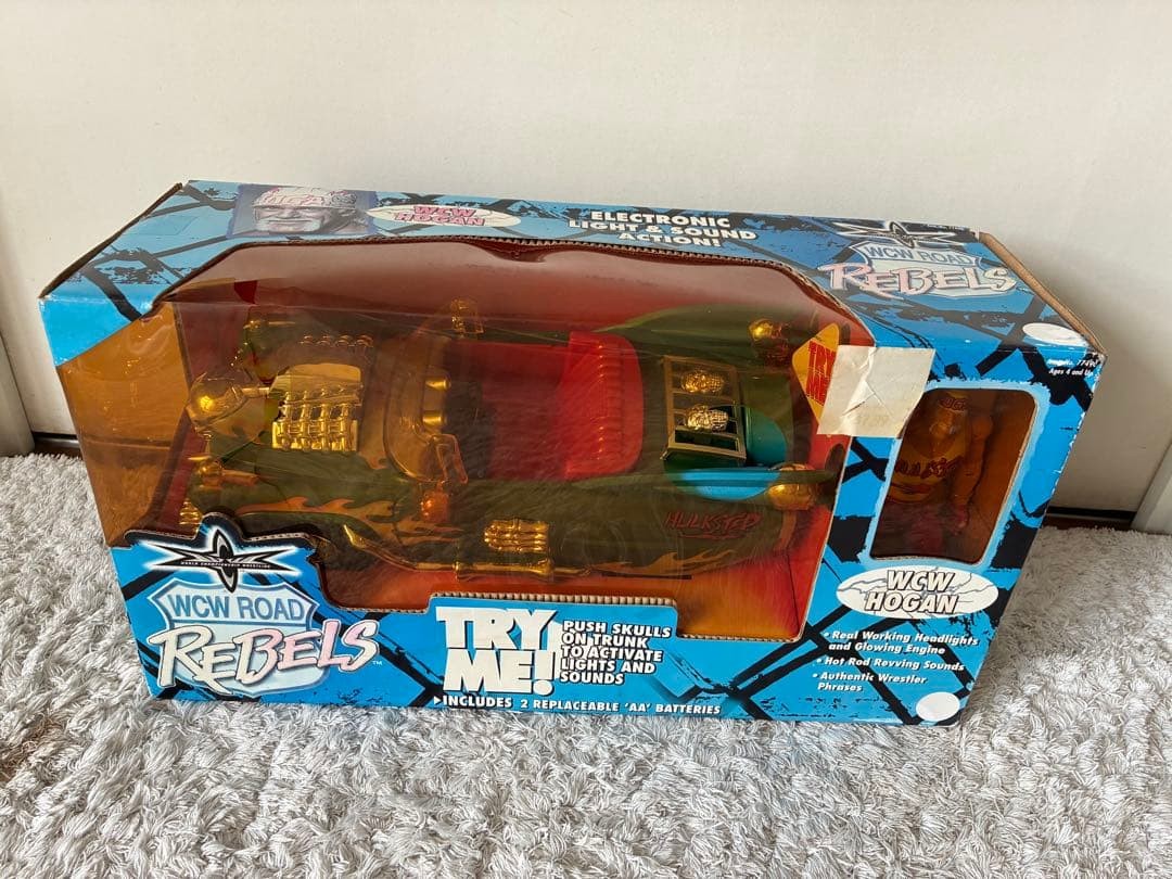 Hulk Hogan WCW Road Rebels Figure & Car Set Toy Biz 1/24 Scale Lights & Sound