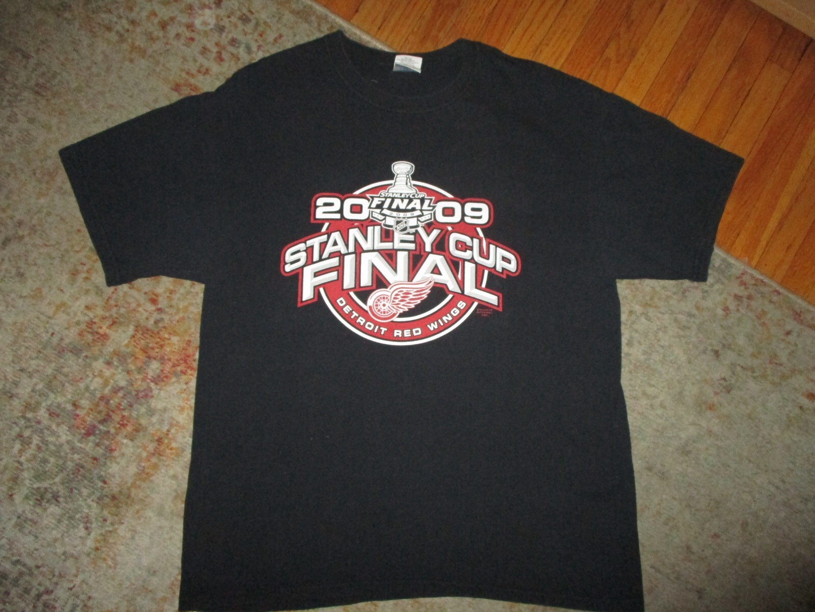 DETROIT RED WINGS 2009 STANLEY CUP FINALS T SHIRT Flags 11 Time Champions LARGE