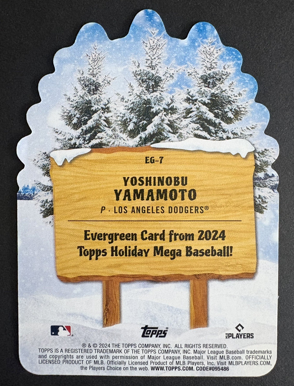 2024 Topps Holiday – Evergreen DieCut Yoshinobu Yamamoto #EG-7 (RC)