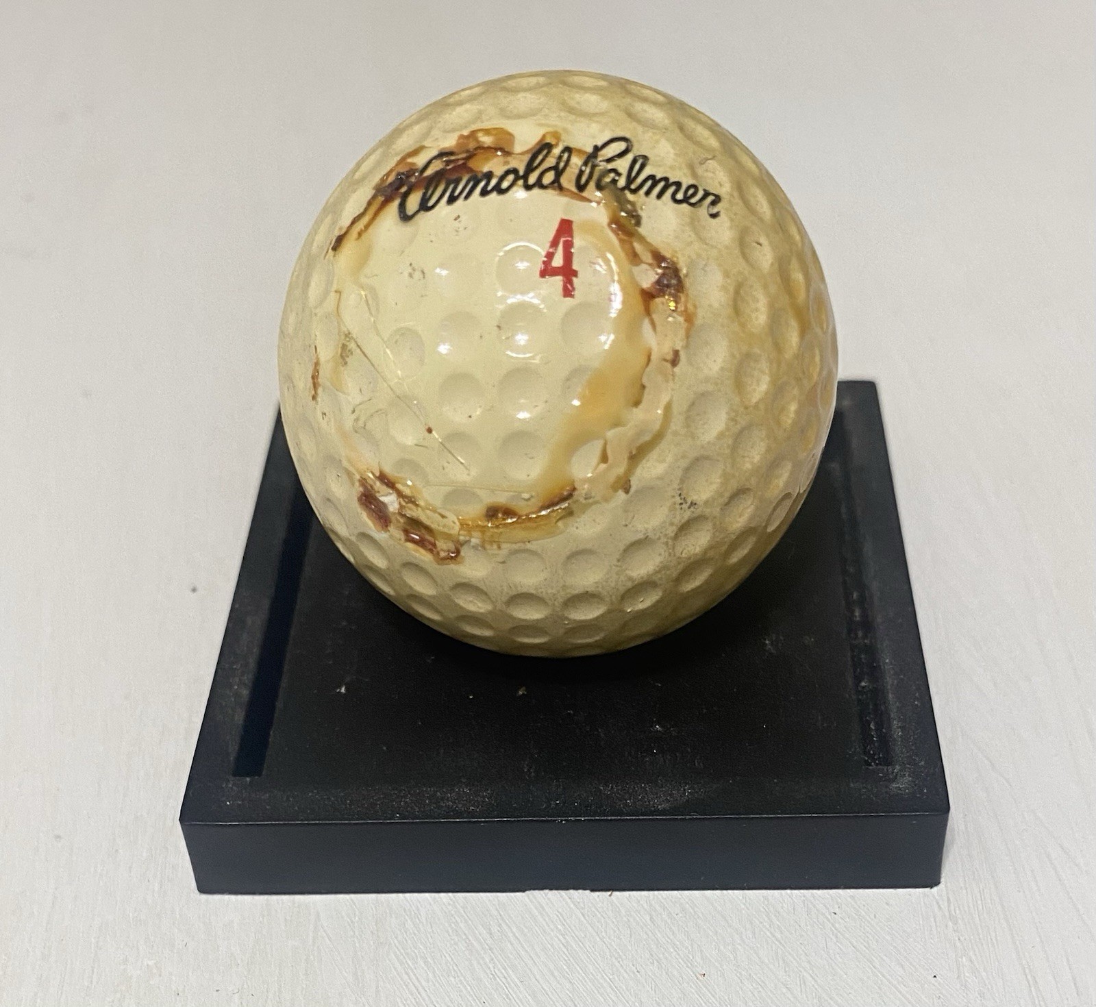 Arnold Palmer Signed 1965 Golf ball JSA