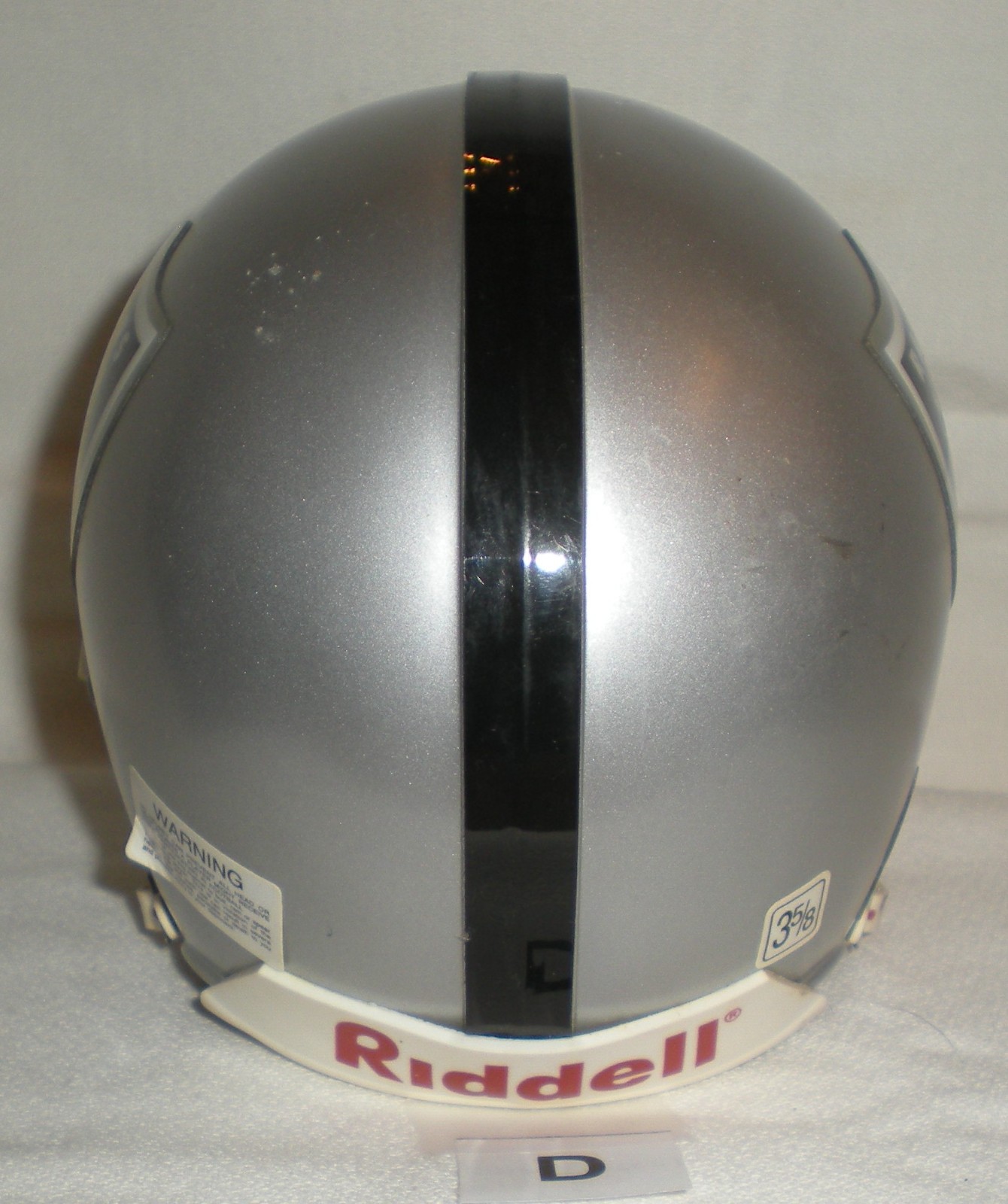 Riddell Oakland / Las Vegas Raiders VSR4 Mini Helmet 3 5/8 (D) – Used – No Box