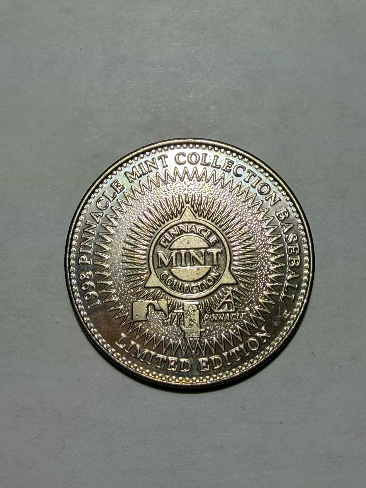 1998 Pinnacle Mint Collection Coin Silver Nickel Larry Walker #24 HOF