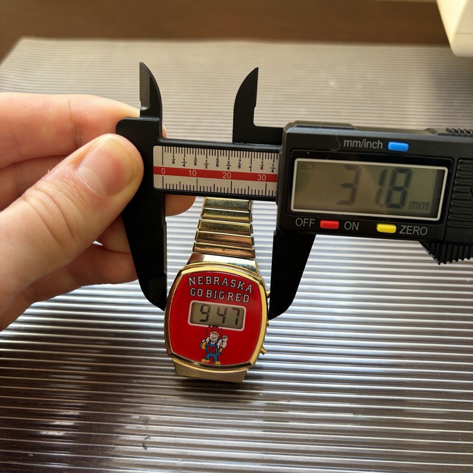 Vintage Nebraska Corn Huskers Gold Tone Digital Mens Watch Rare With Box