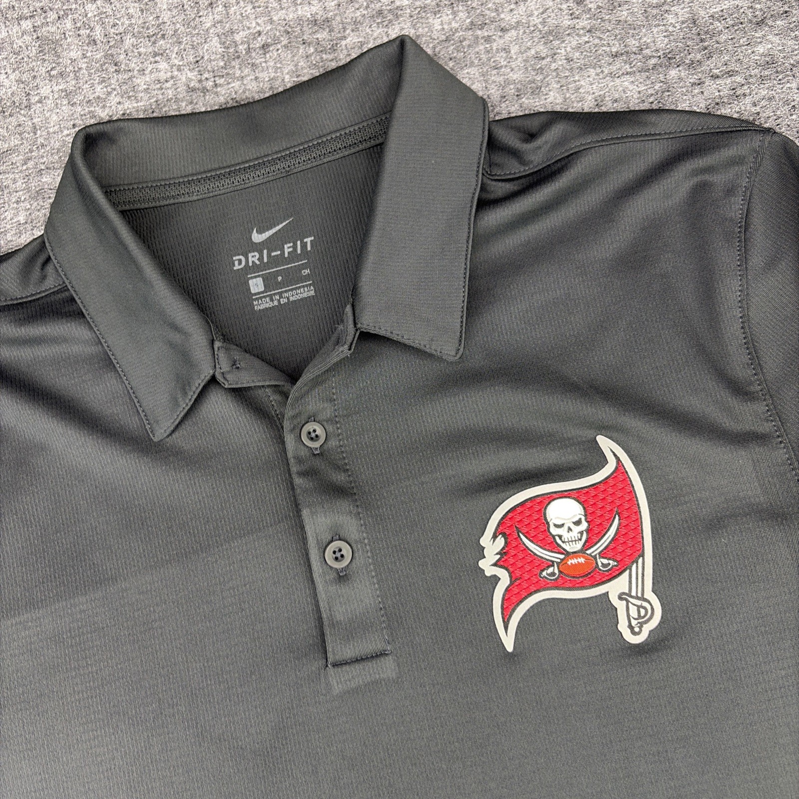 Nike Dri-Fit NFL Tampa Bay Buccaneers Gray Polo Shirt – Size Small, see details