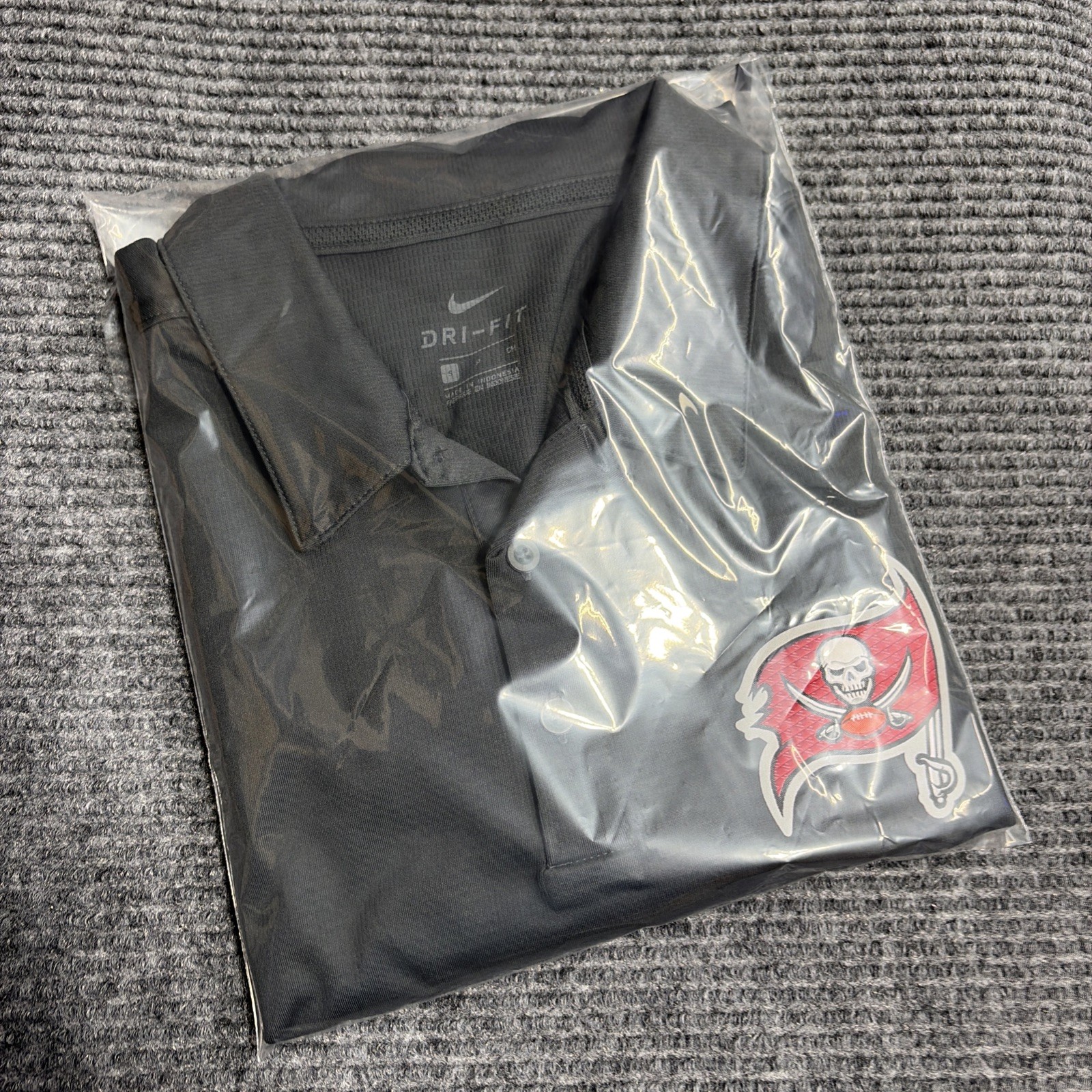 Nike Dri-Fit NFL Tampa Bay Buccaneers Gray Polo Shirt – Size Small, see details