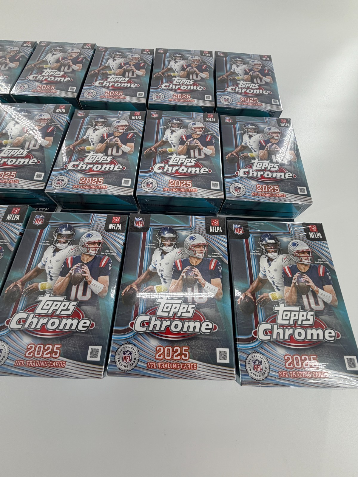 2025 Topps Chrome Football NFL Hangers Boxes LOT OF 15 IN HAND