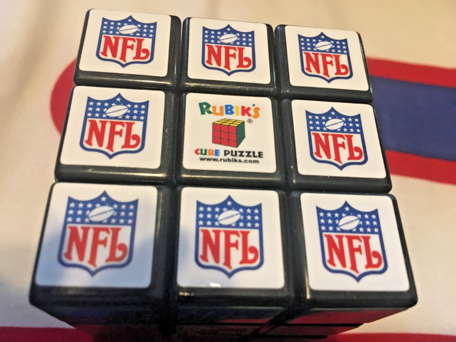 New york Giants, Uno game and Rubik’s Cube,New