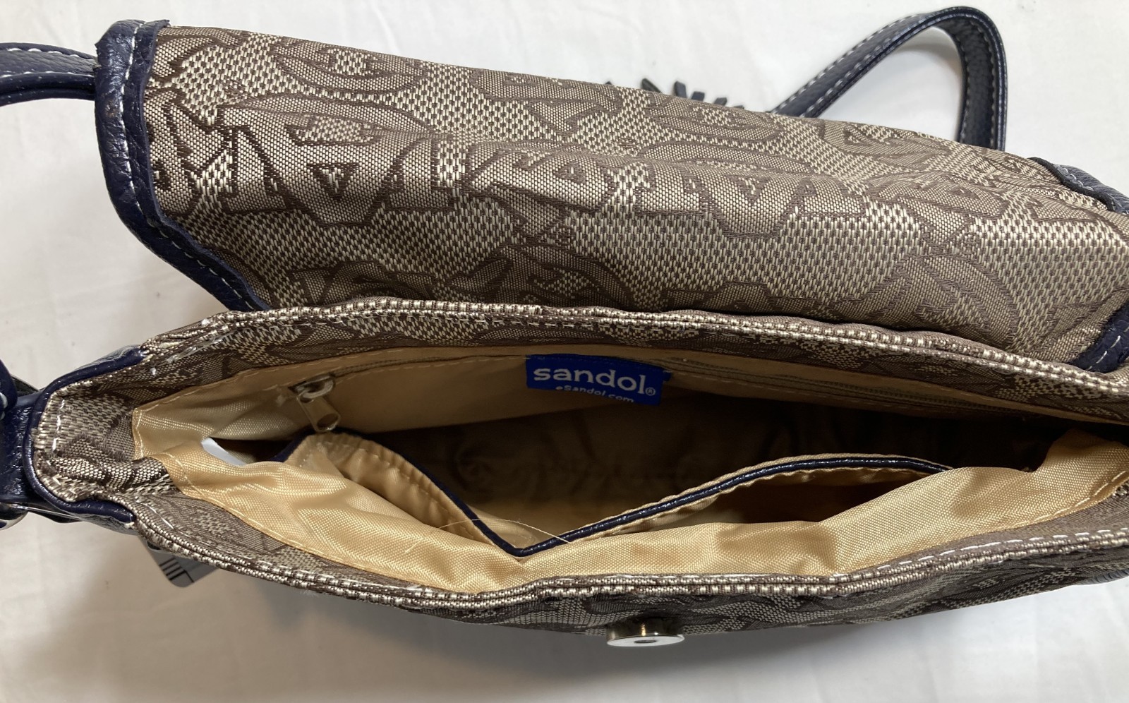Sandol Auburn Tigers The Vintage Crossbody Bag / Purse 8.5″L x 6.5″H X 3″W