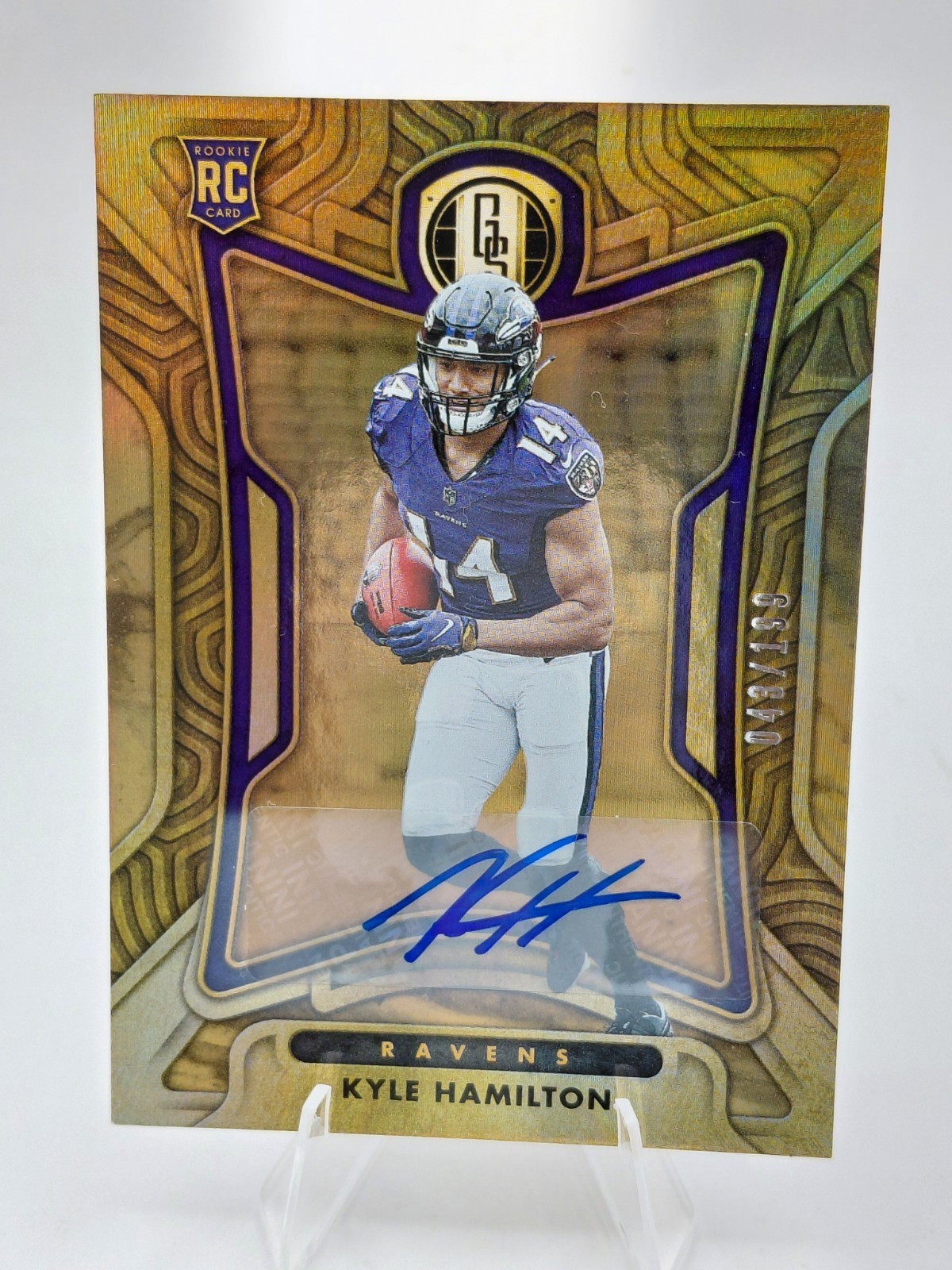 2022 Panini Gold Standard – Rookies Kyle Hamilton #140 Autographs /199 (AU, RC)