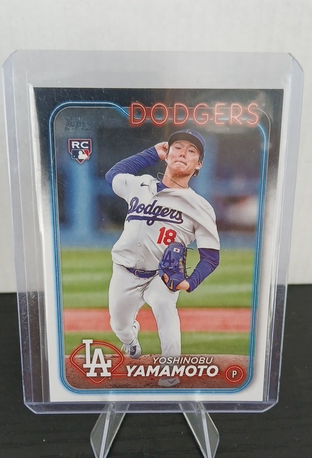 2024 Topps Series 2 – Yoshinobu Yamamoto #553 (RC)