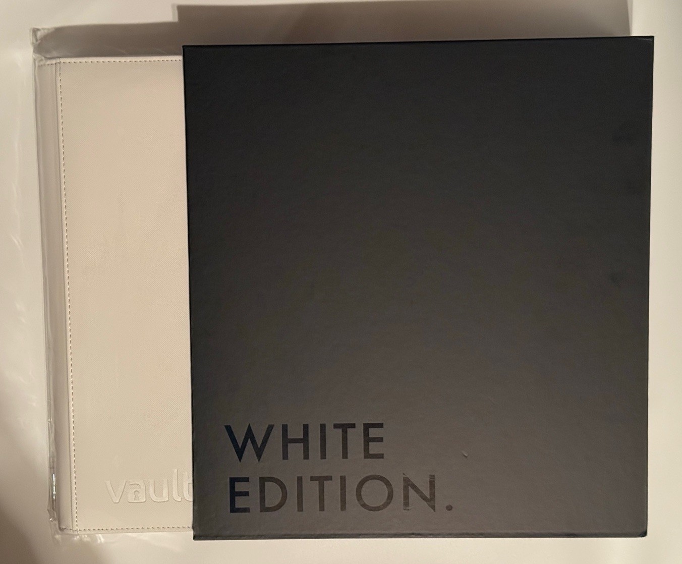 VAULT X WHITE EDITION 12 POCKET EXO-TEC ZIP BINDER NEW LIMITED HOLDS 480 CARDS