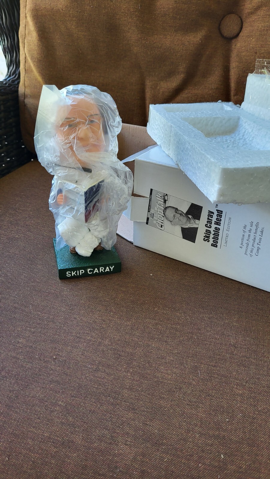 SUPER RARE, NUMBERED ATL Braves ICONIC Announcer, SKIP CARAY ’02 Bobblehead NIB.