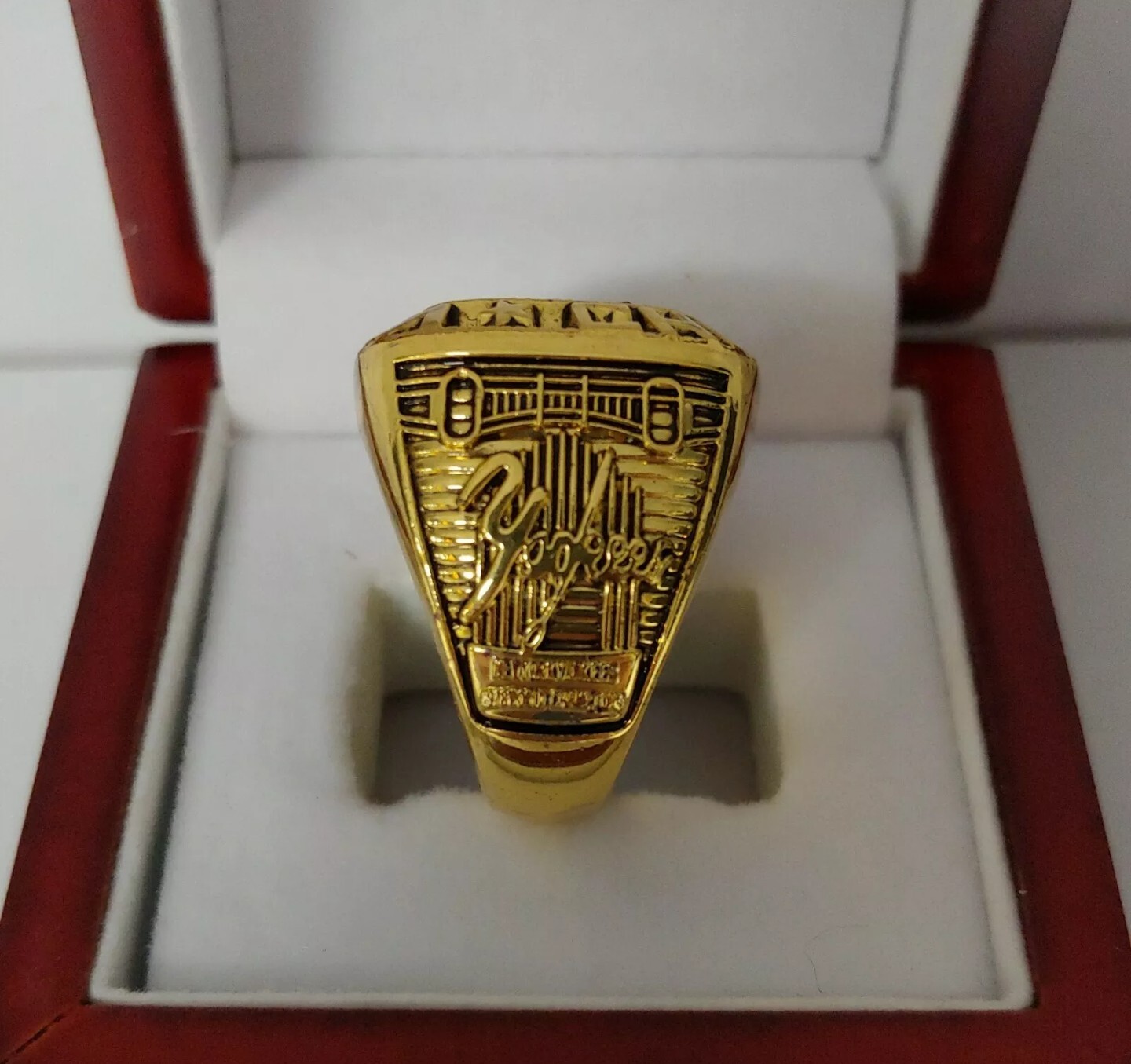 Thurman Munson – 1978 New York Yankees World Series Ring With Wooden Display Box