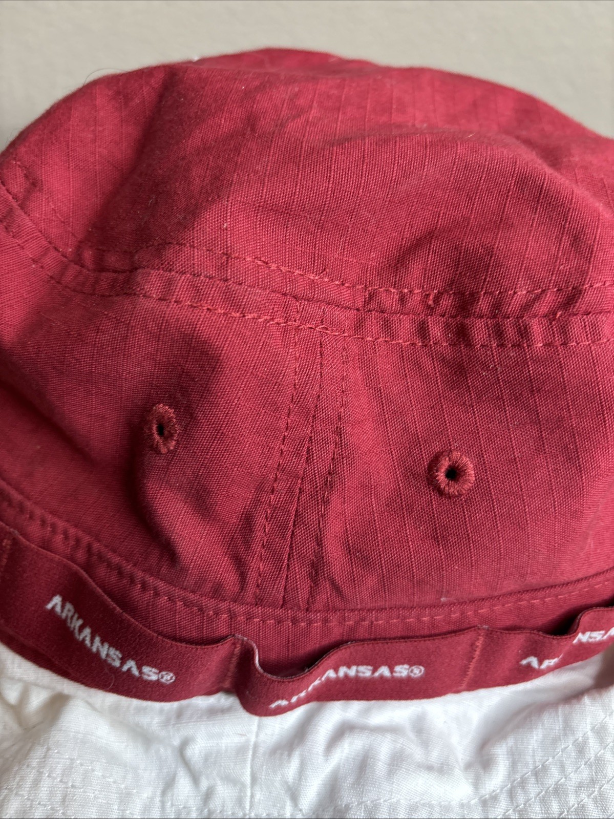 Nike Unisex Adult Dri-Fit Arkansas Razorbacks Apex Bucket Hat Red/White Size M