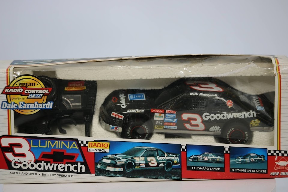 Dale Earnhardt Sr #3 RC Chevy Lumina 1/16 Scale New Boxed NASCAR