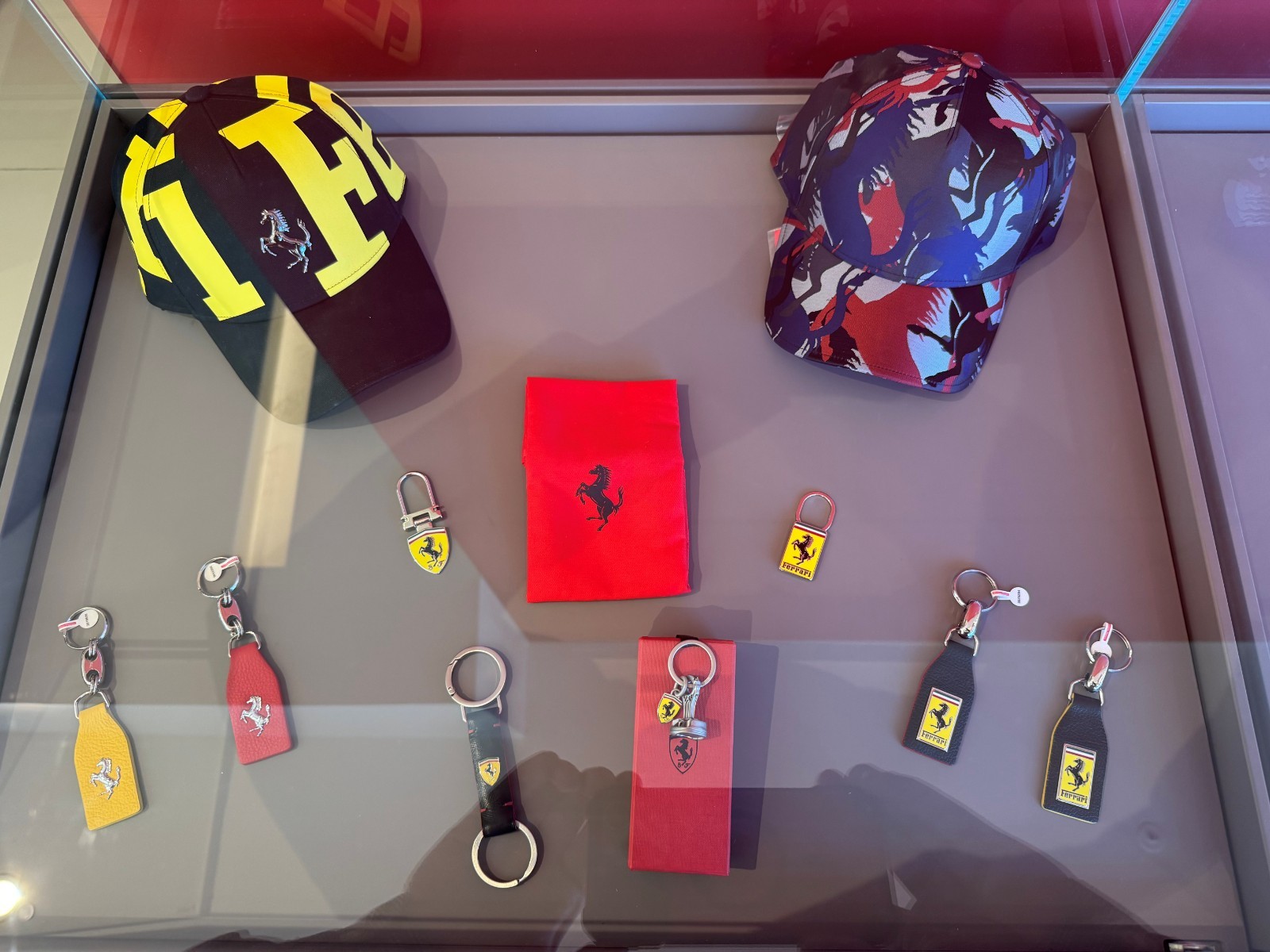 Scuderia Ferrari F1 Compact Umbrella Unisex – Red / Official Licensed *NEW*