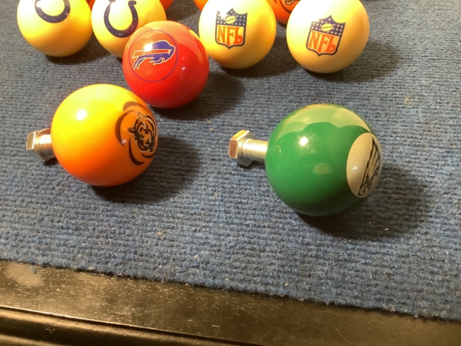 NFL Pool Balls Various Teams 17 Balls Total 2 Threaded for Display