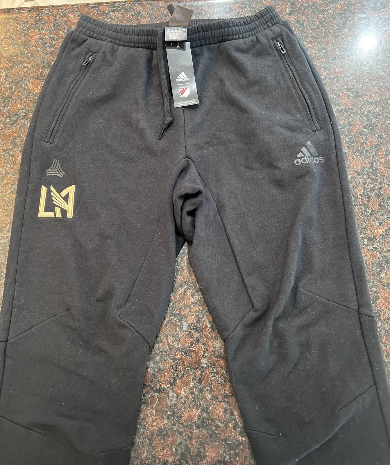 mens adidas pants Size M- MLS Black 577BA