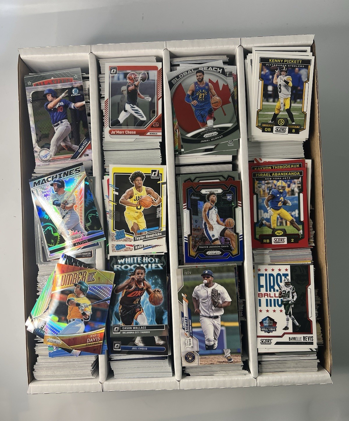 3200 Count Box of Multi Sports Card Lot – Commons, Rookies, Minor Stars, Hof’s
