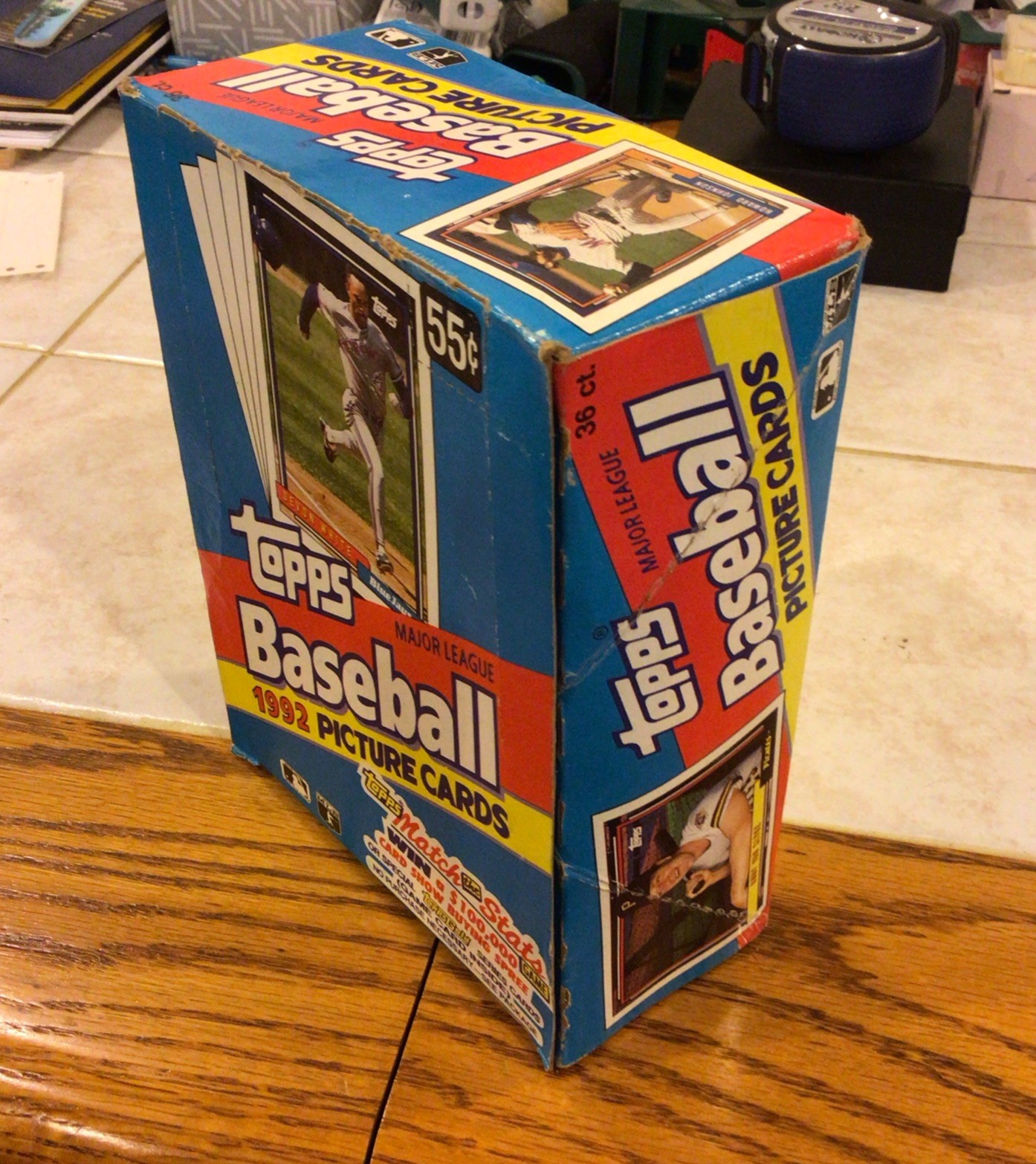 1992 Topps Baseball Wax Box , 36 Sealed , Unopened Packs , With Gold Parallel.