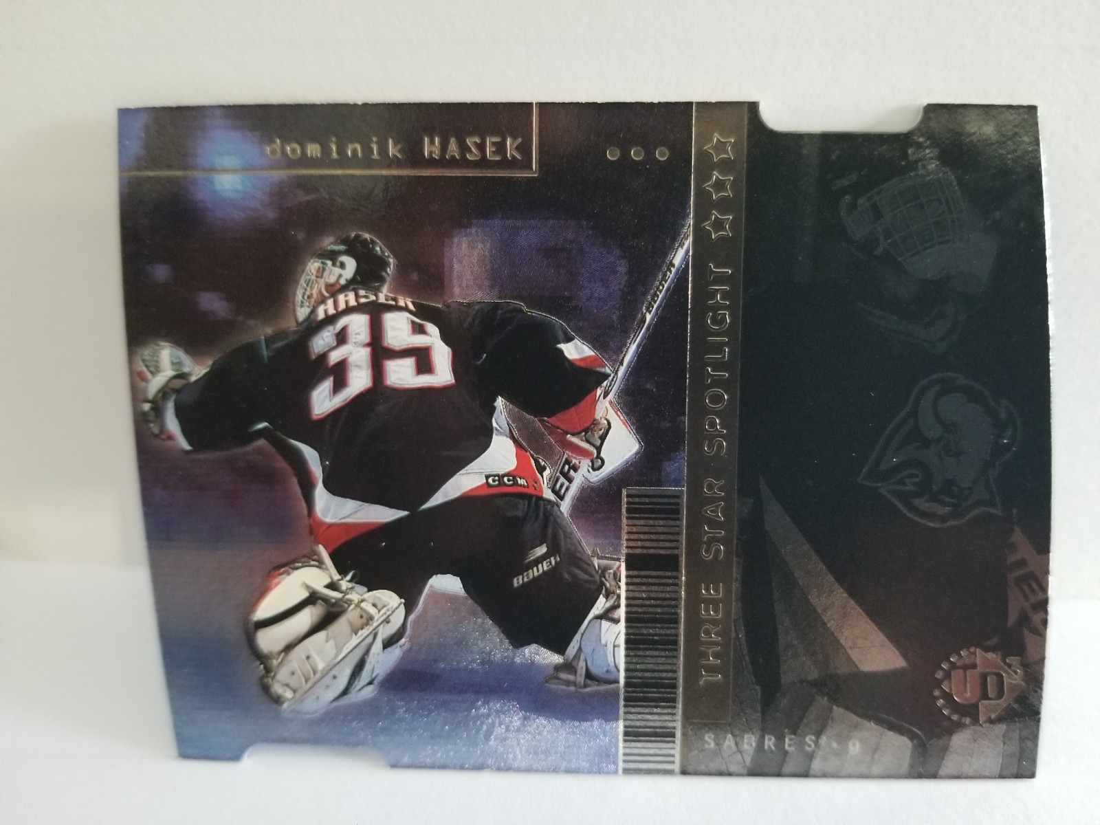 1998-99 Upper Deck UD3 Three Star Spotlight Die-Cut /1000 Dominik Hasek #117 HOF
