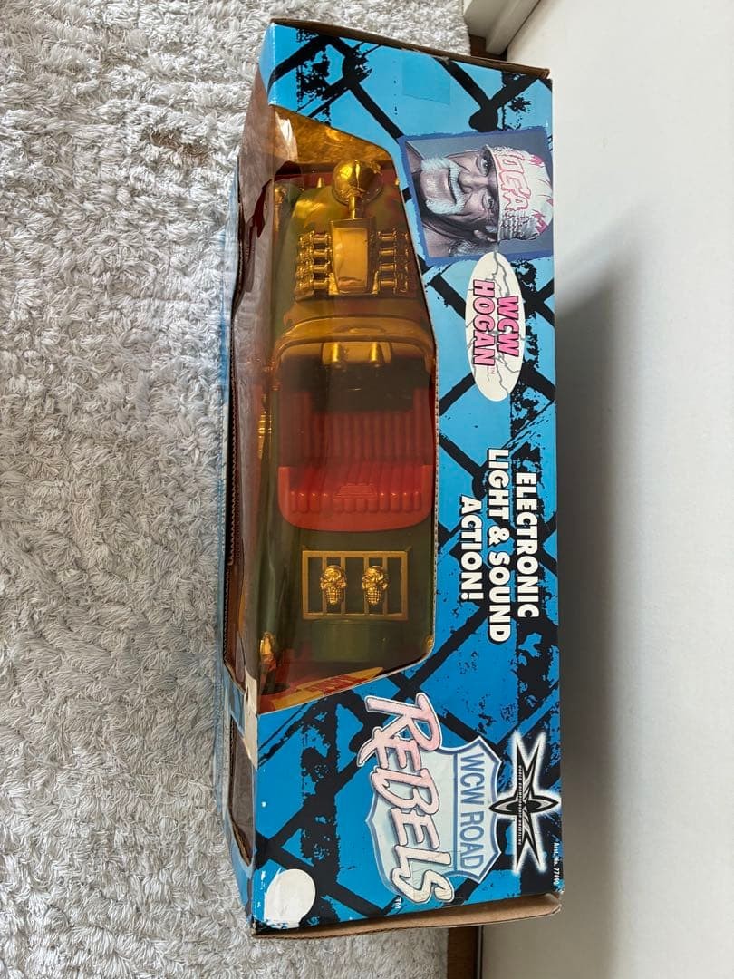 Hulk Hogan WCW Road Rebels Figure & Car Set Toy Biz 1/24 Scale Lights & Sound