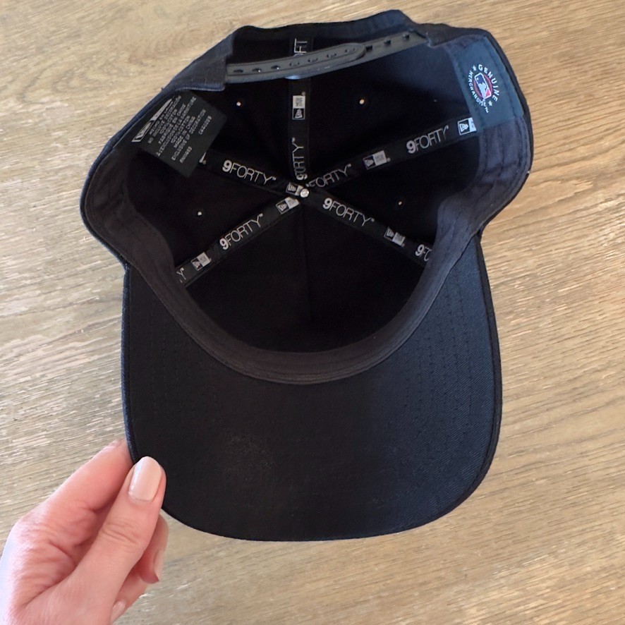 New Era Chicago White Sox 9FORTY A-Frame Snapback Clubhouse Cap-SILICONE LOGO