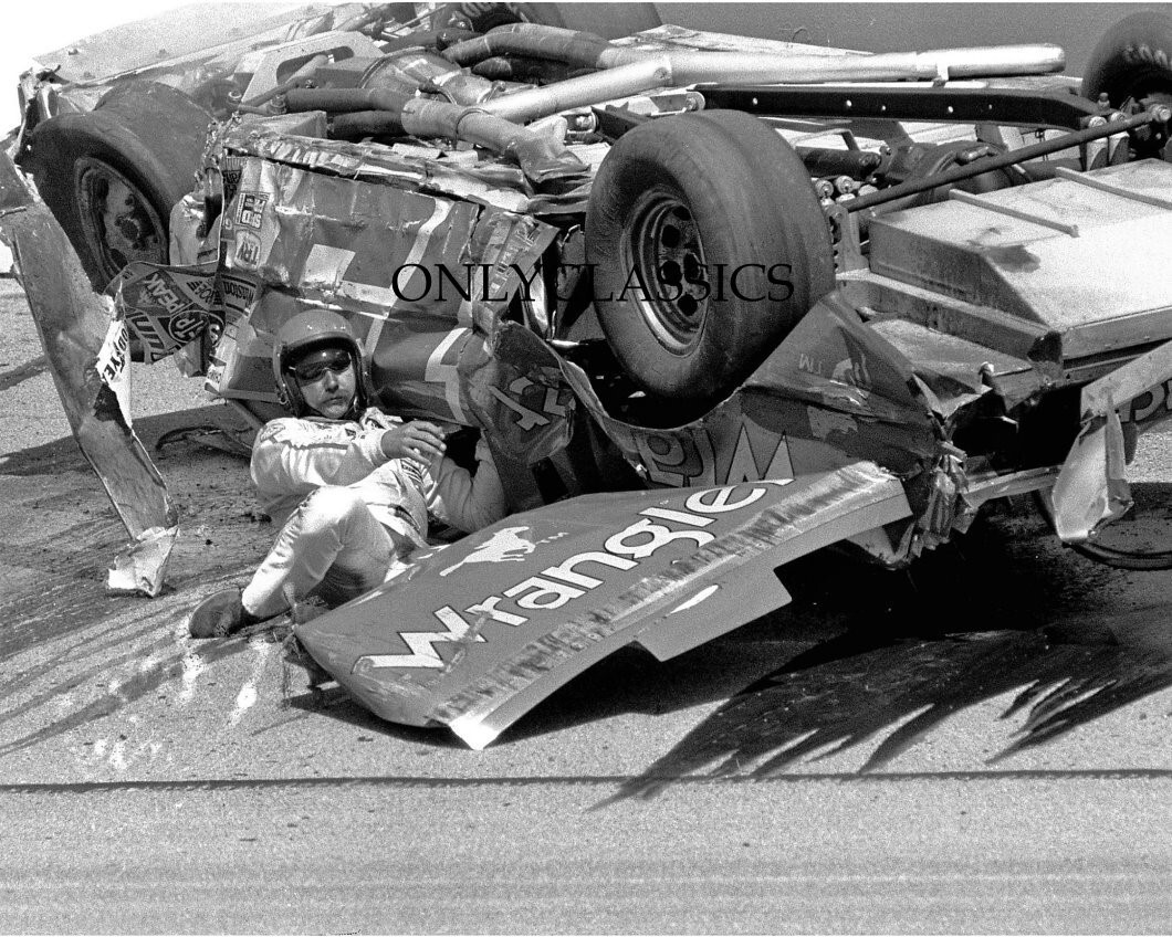 1982 POCONO DALE EARNHARDT STOCK CAR CRASH AUTO RACING WRECK 8X10 PHOTO NASCAR