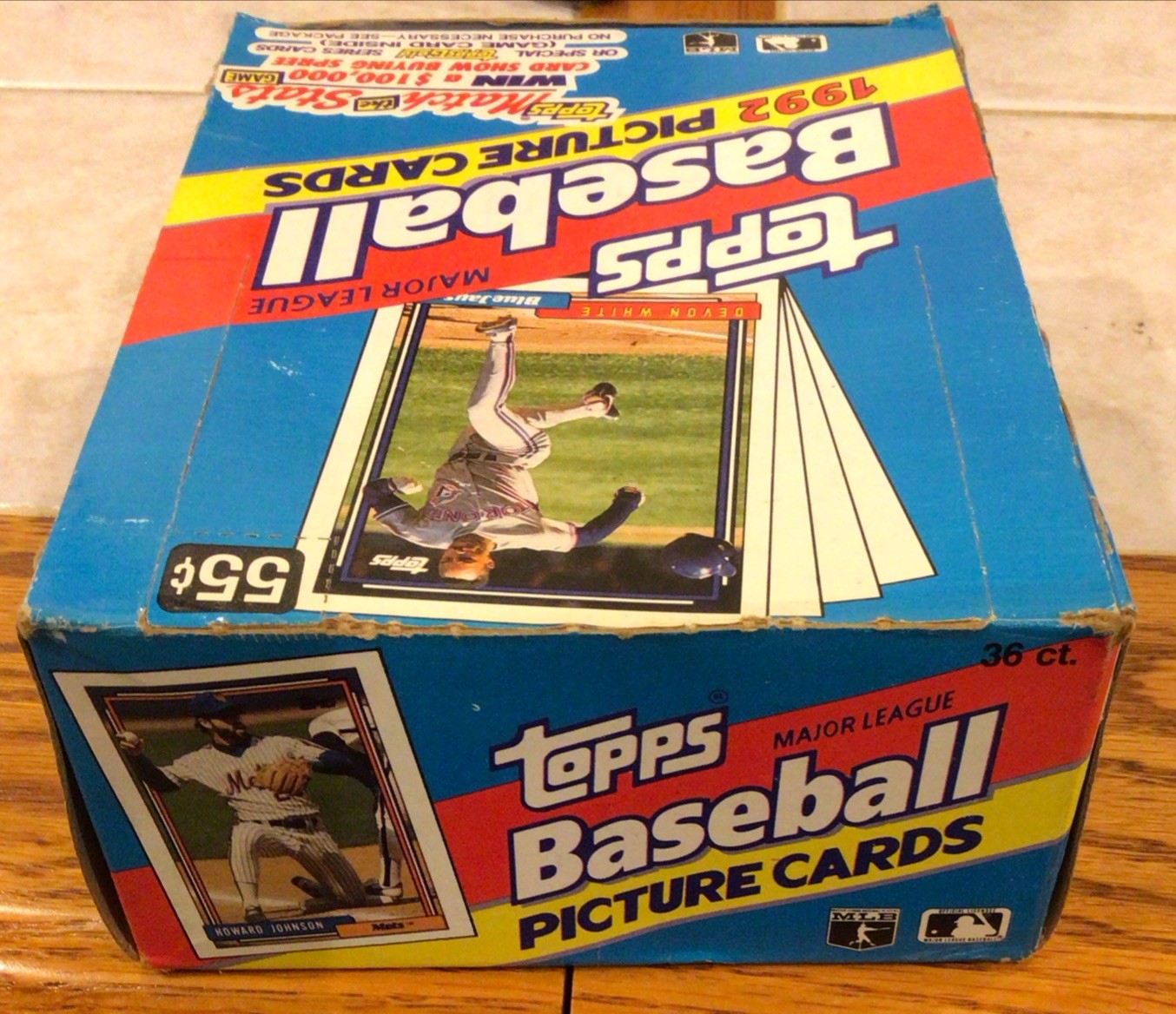 1992 Topps Baseball Wax Box , 36 Sealed , Unopened Packs , With Gold Parallel.