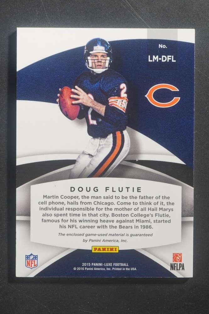 2015 Panini Luxe Doug Flutie #LM-DFL Game Used Jersey Patch /25 Bears DV1193
