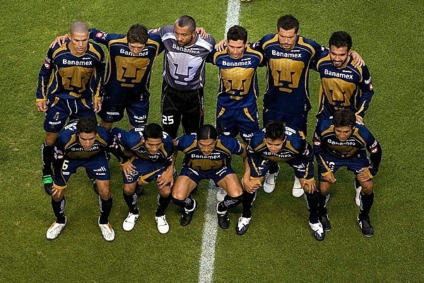 PUMAS U.N.A.M. AWAY – 2008/2009 CHAMPION – XL (Teenager) Retro
