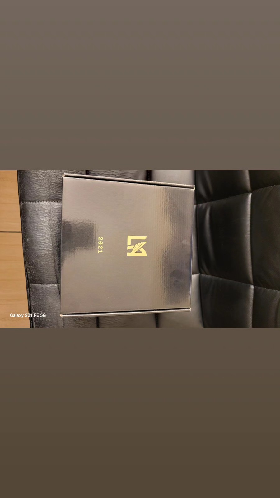 LAFC (Los Angeles Football Club) Official Members Scarf & Pin Set.