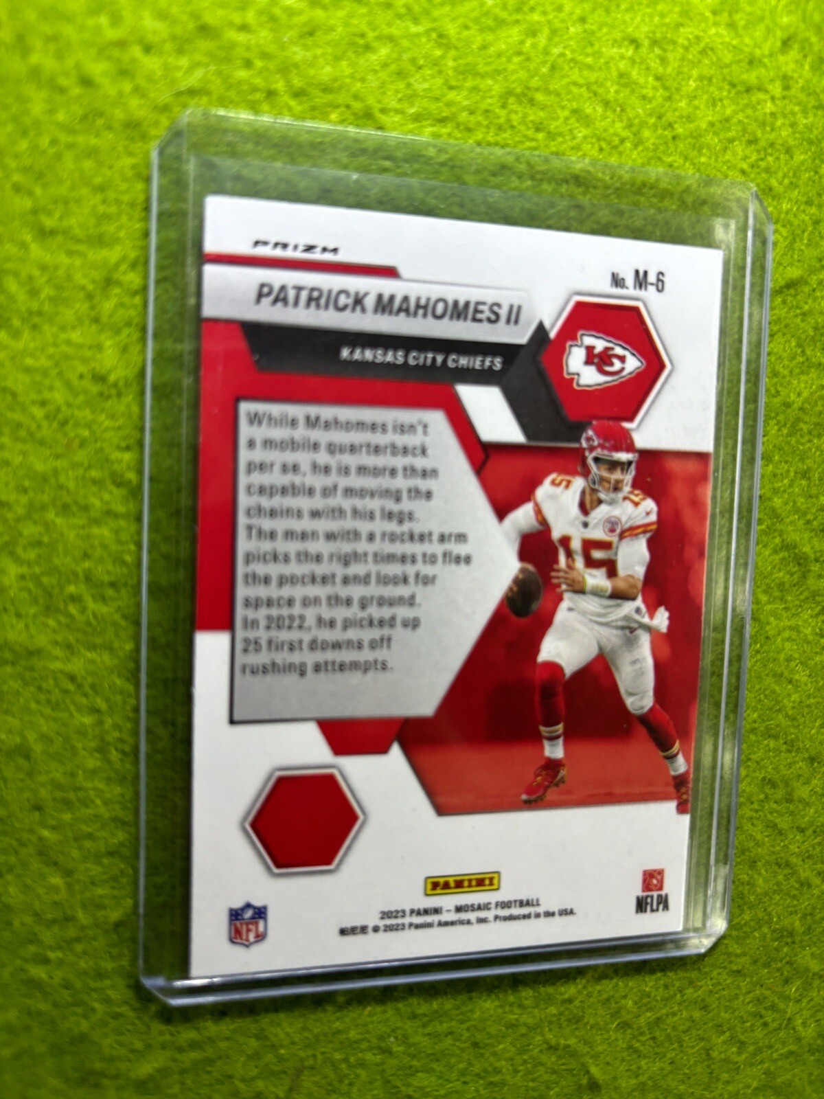 Patrick Mahomes SILVER PRIZM MOSAIC NO HUDDLE DISCO CARD 2023 Mosaic CHIEFS SP