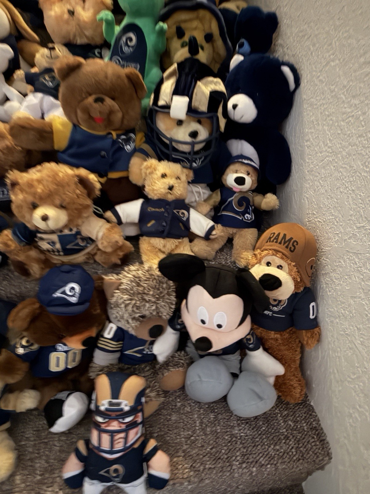 HUGE NFL LA ST LOUIS RAMS 42 PC MASCOT PLUSH LOT LICENSED VINTAGE MERCH PLAYERS