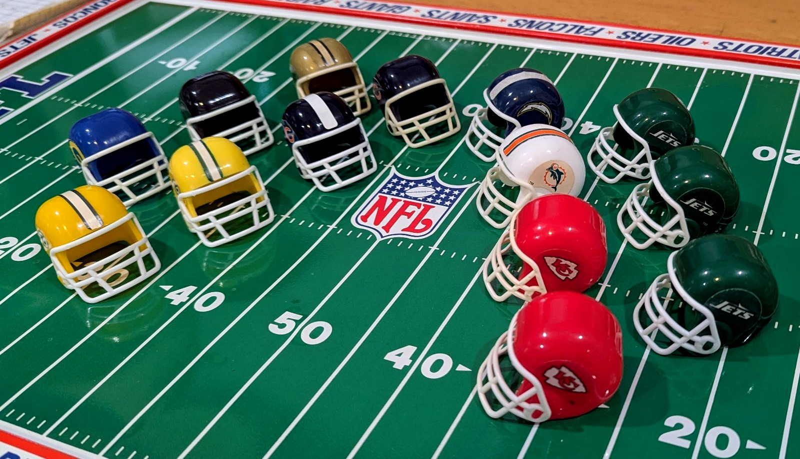 14 NFL Mini Gumball Football Helmets, w/Cage Face Mask, in Xlnt Condition 4 Fun!