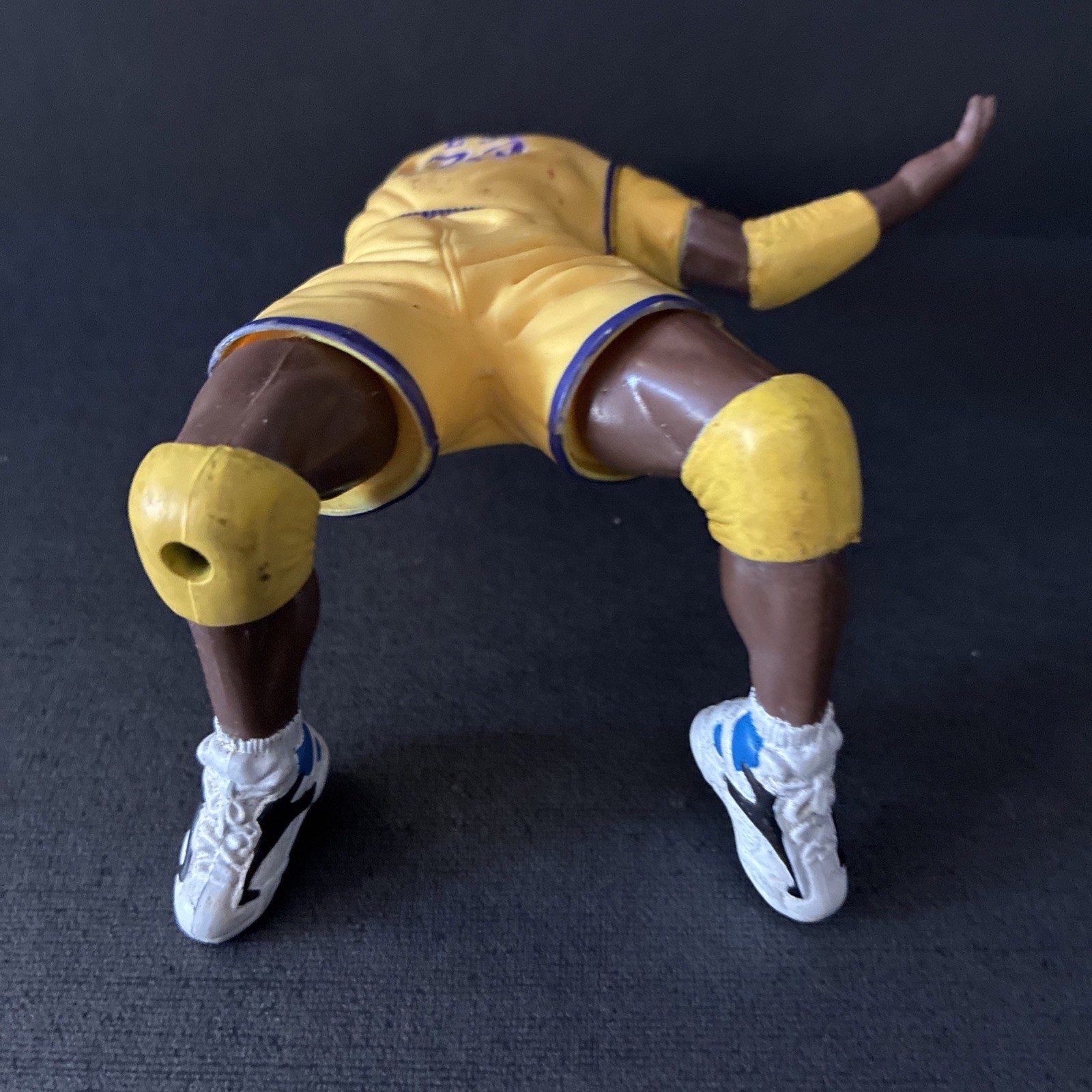 Shaq Attack SHAQUILLE O’NEIL Jammin’ Giant LSU Kenner 6″ Figure 1993 NO STAND