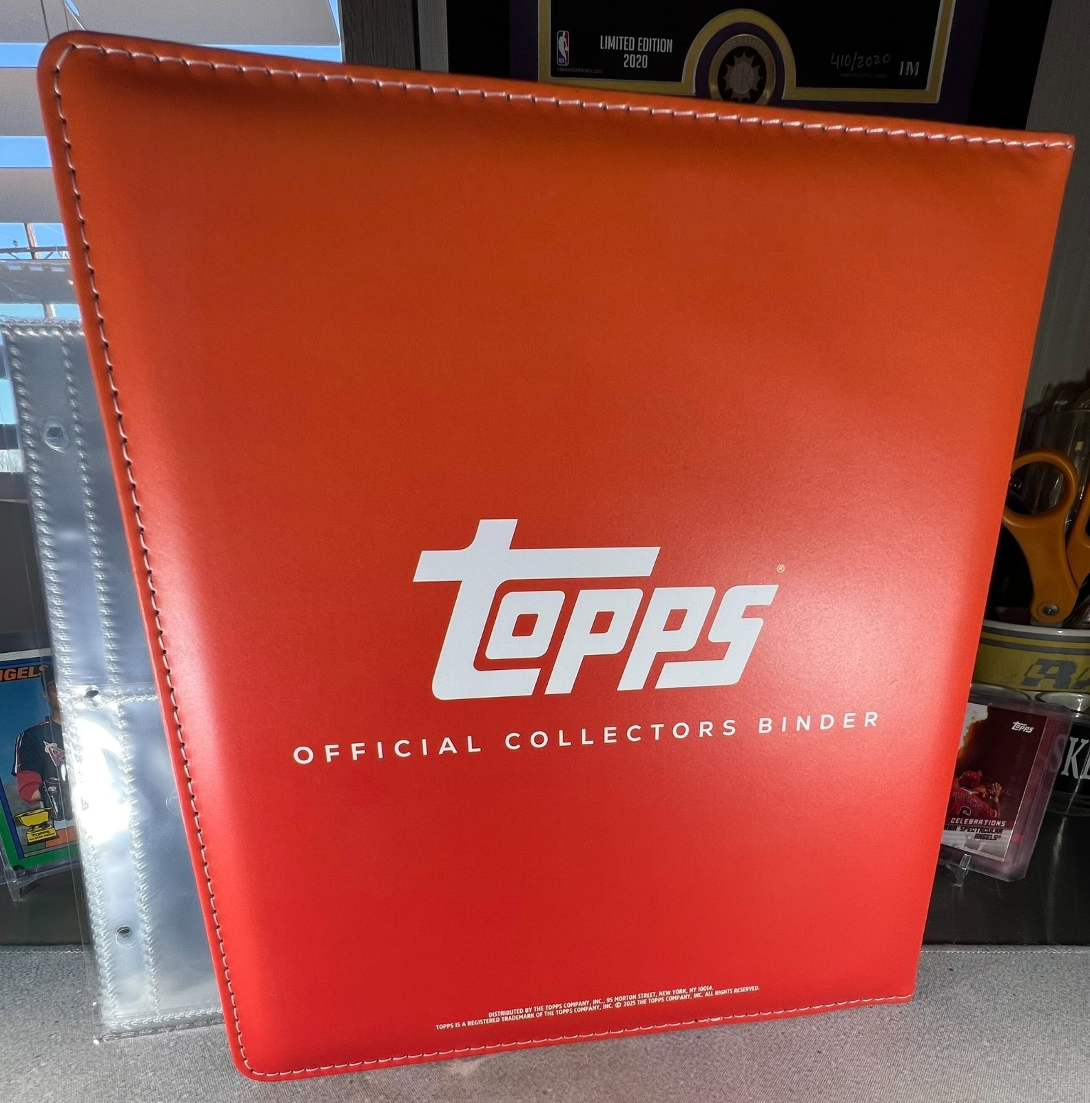 2026 Topps Collectors Binder With Sleeve Pages Included from Collectors Box NEW!