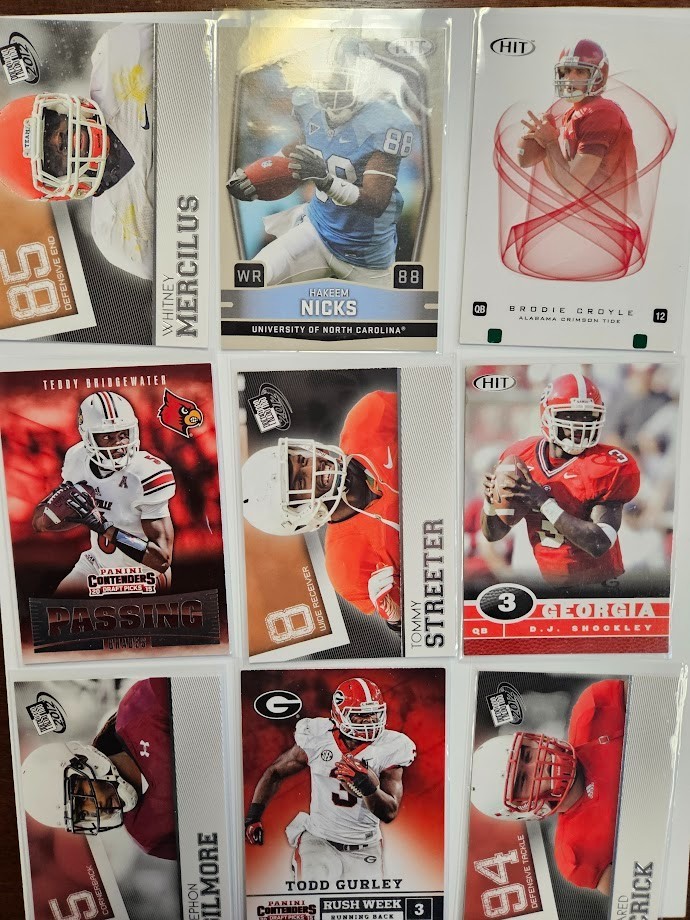 Lot of 200 Football Cards – College Uniforms – less than $.10 per card!!