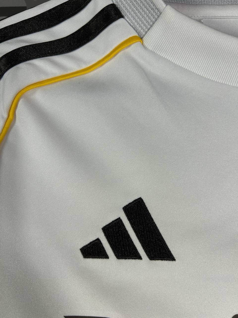 Bellingham Real Madrid Home football shirt 2025 2026 Adidas Young L 13-14Y ig93