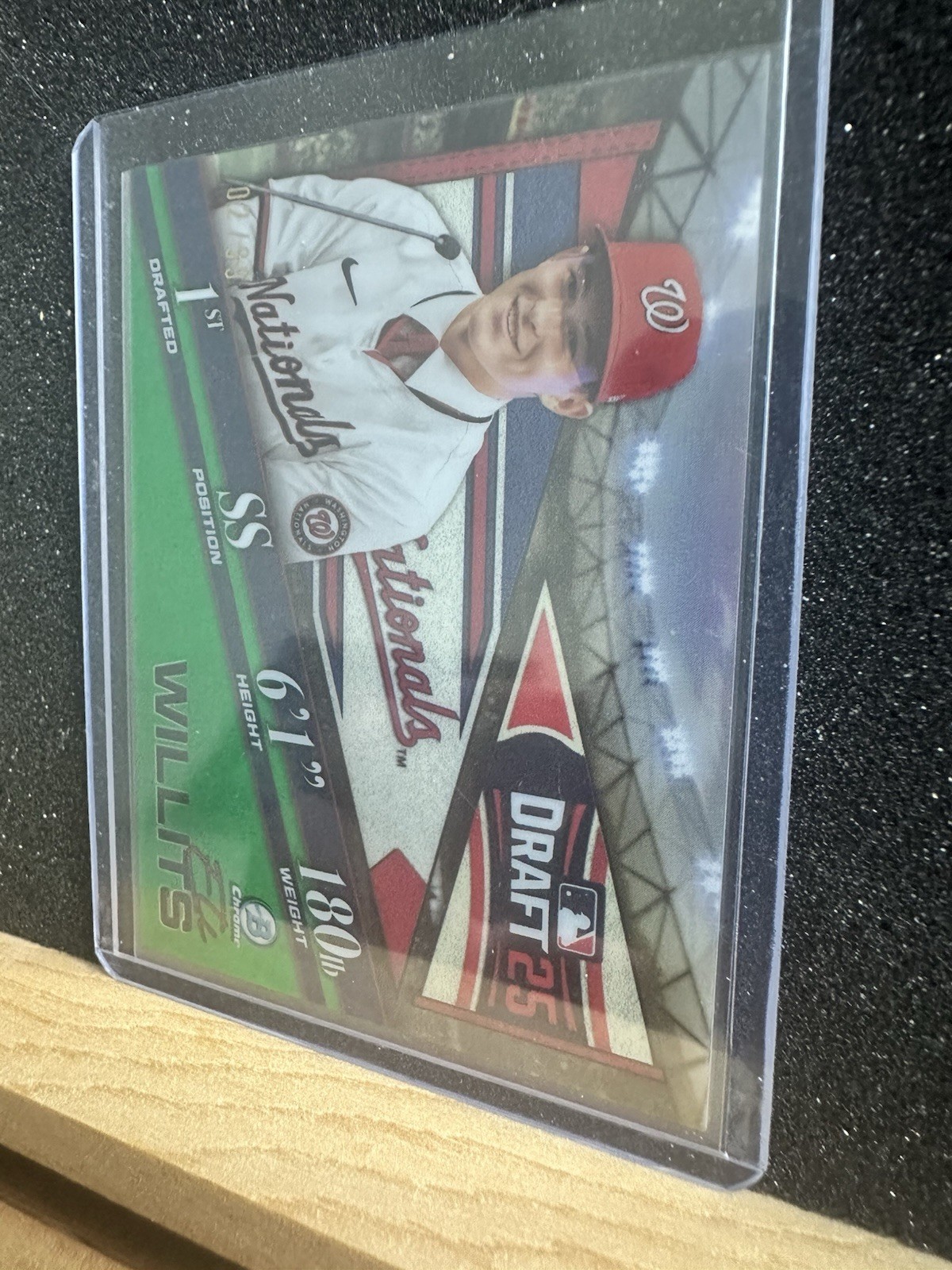 2025 Bowman Draft – Bowman Draft Night Eli Willits #BDN-1 Green Refractor /99